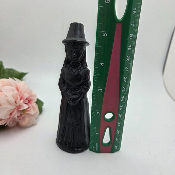 Vintage Kingmaker Figurine Made with Real Coal in Wales Traditional Dress Girl - Picture 9 of 10